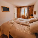 Konukevi Maison Lenka