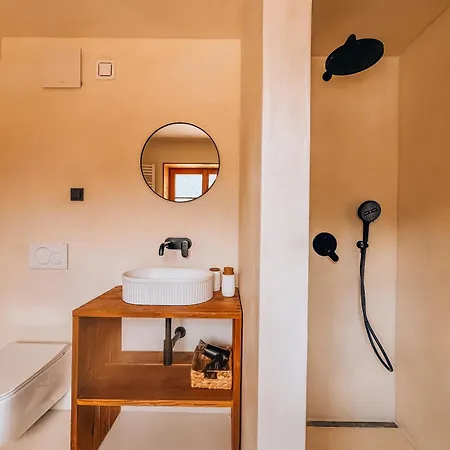 Maison Lenka 3*